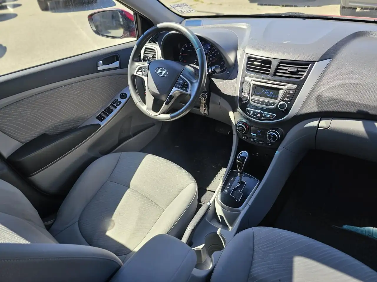 Hyundai ACCENT photo Hyundai ACCENT