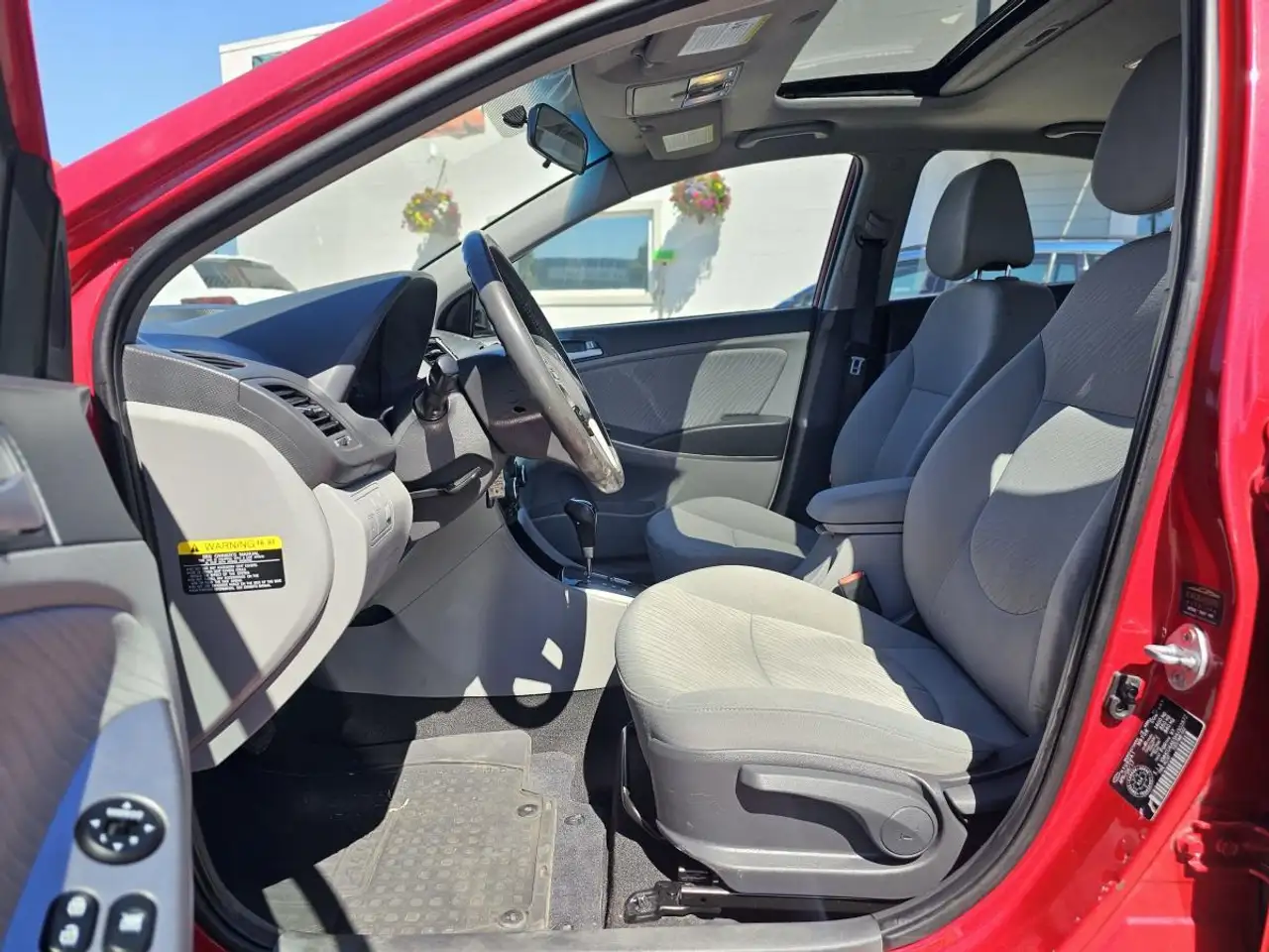Hyundai ACCENT photo Hyundai ACCENT
