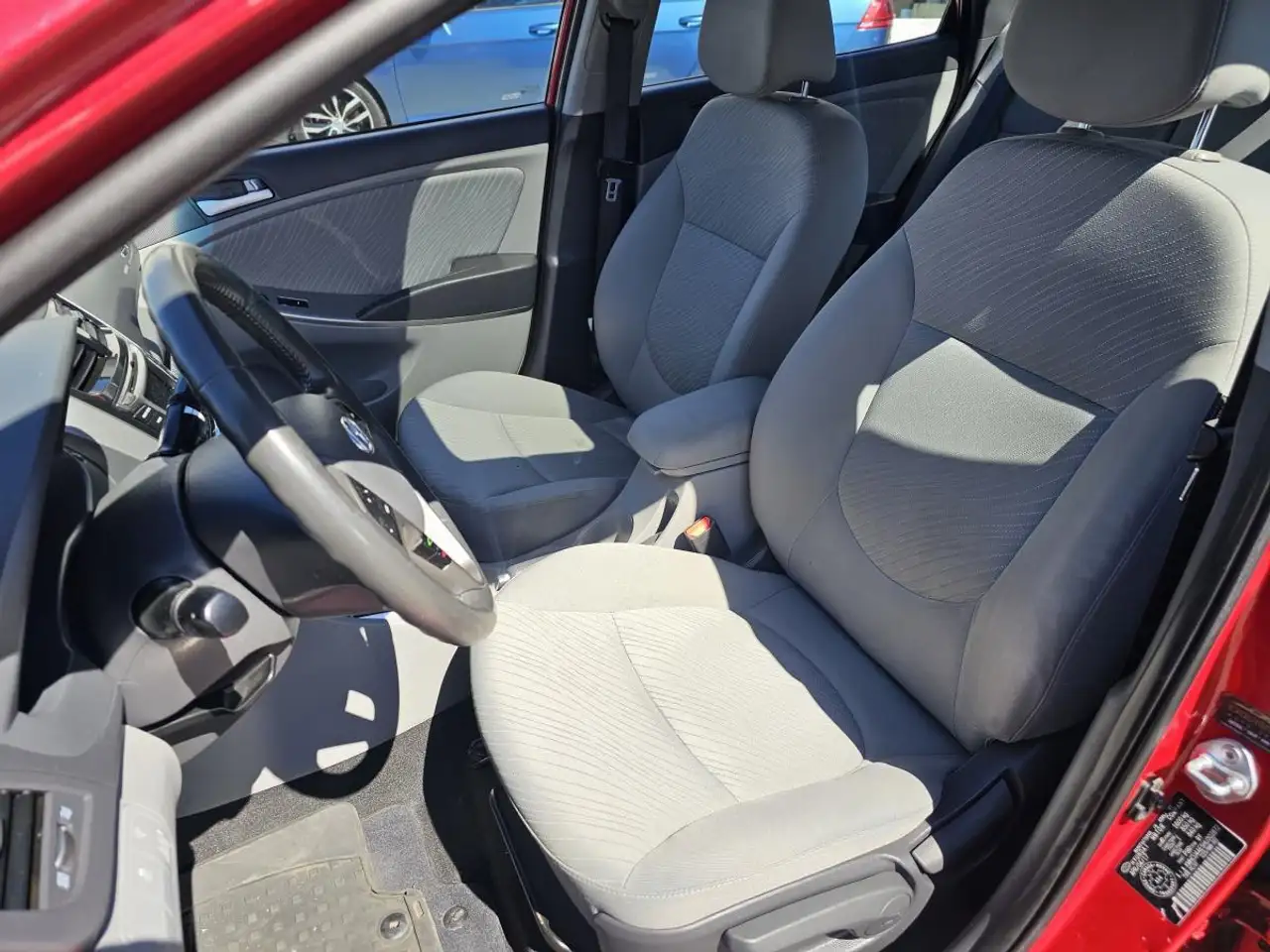 Hyundai ACCENT photo Hyundai ACCENT