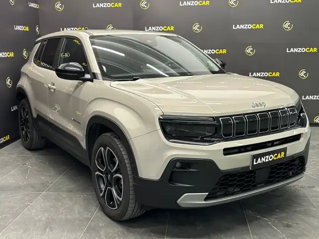 Jeep Avenger view 3