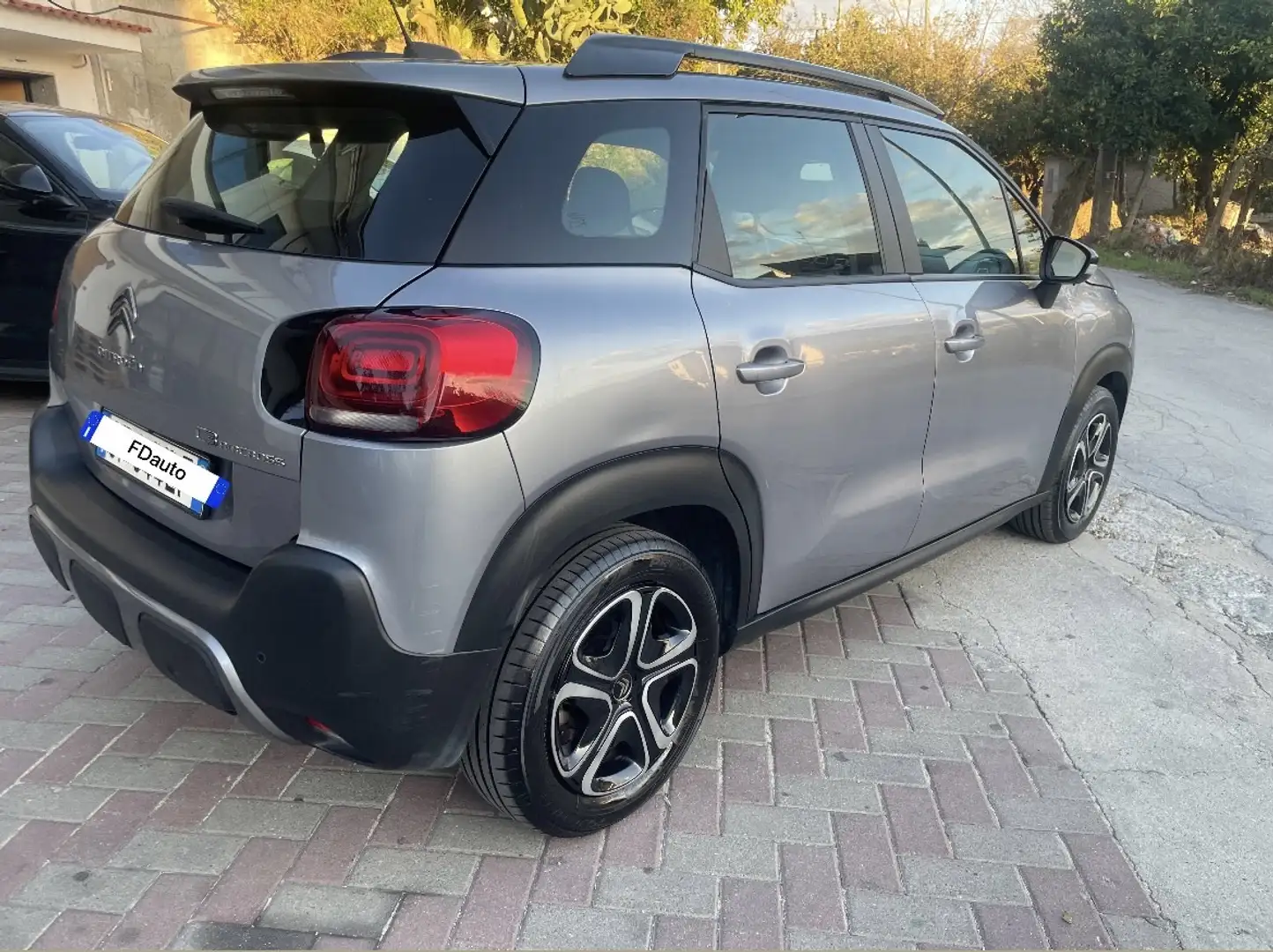Citroen C3 Aircross 1.5 bluehdi Shine Pack s&s 110cv Gris - 2