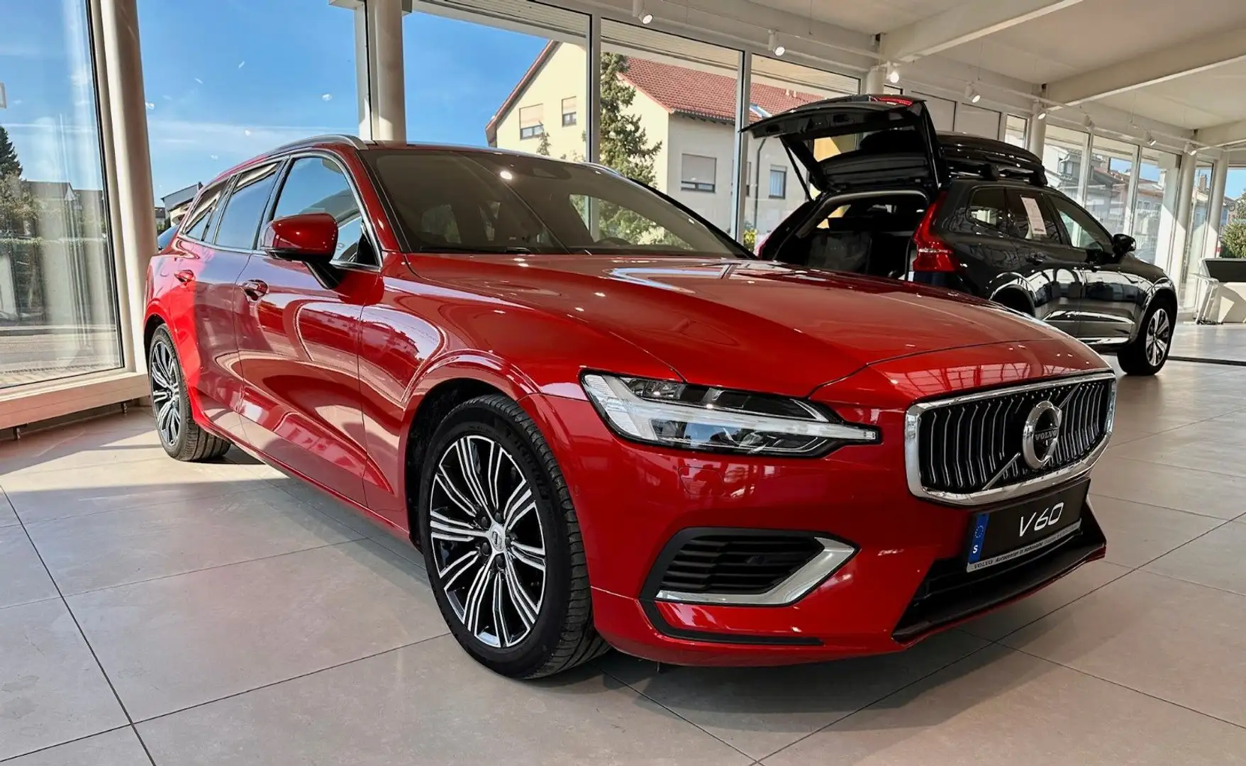 Volvo V60 T6 AWD Recharge Inscription Autom. Rouge - 2