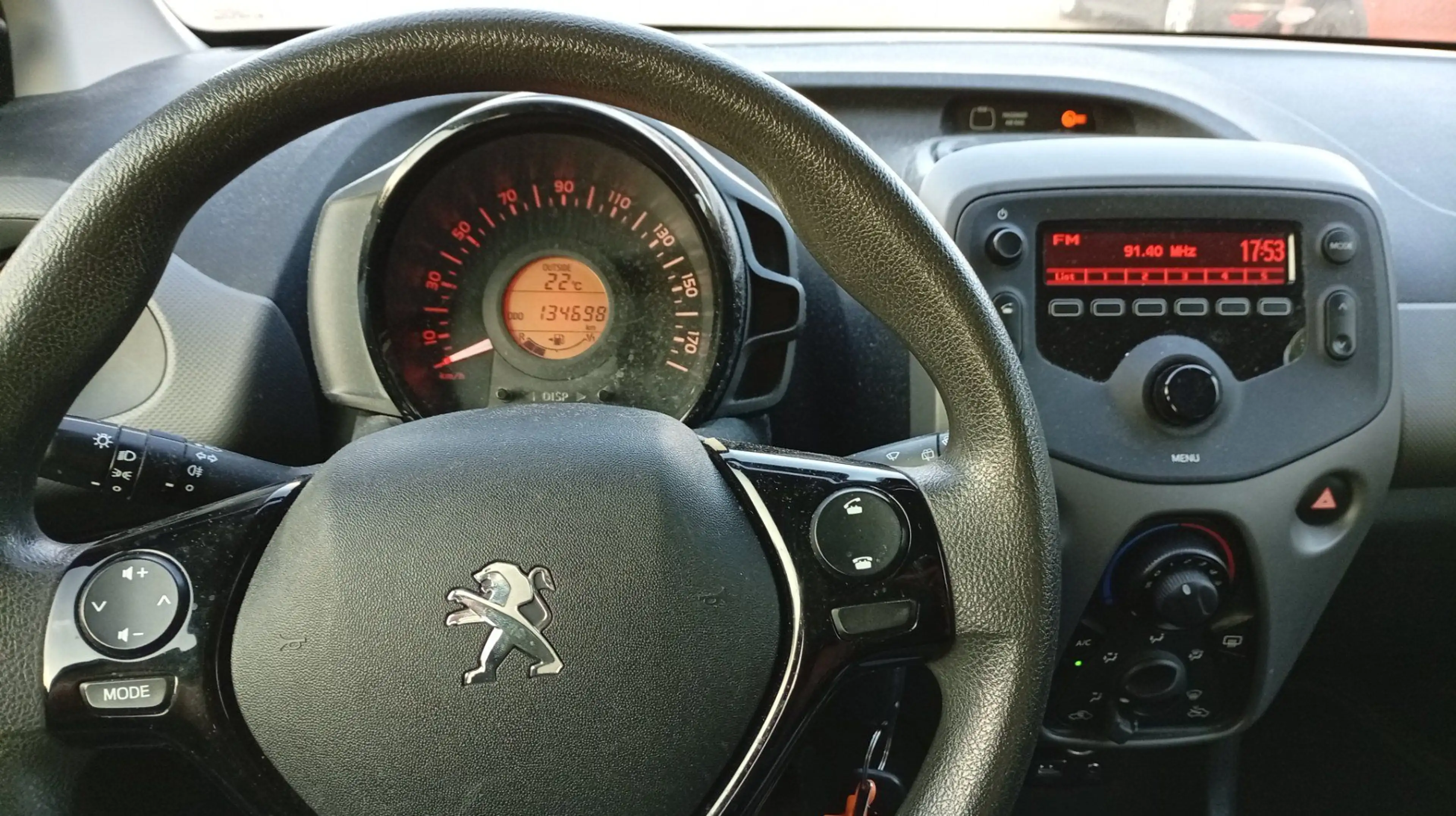 Peugeot 108 Acess — photo 9