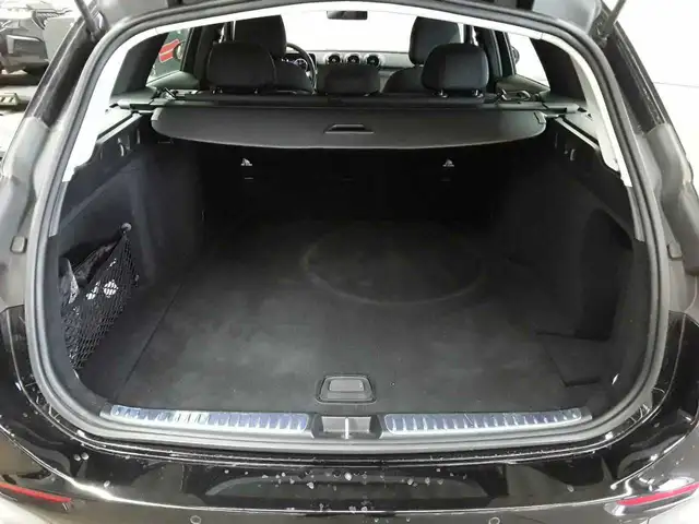 Mercedes-Benz C-Class view 15