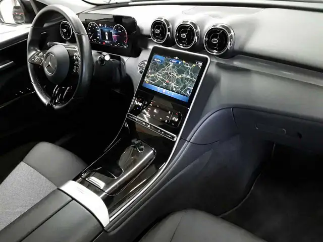 Mercedes-Benz C-Class view 9