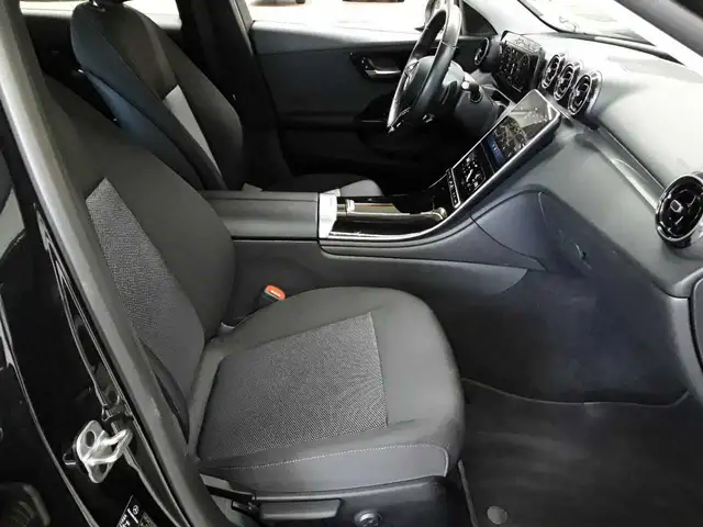 Mercedes-Benz C-Class view 8