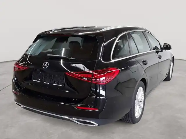 Mercedes-Benz C-Class view 4