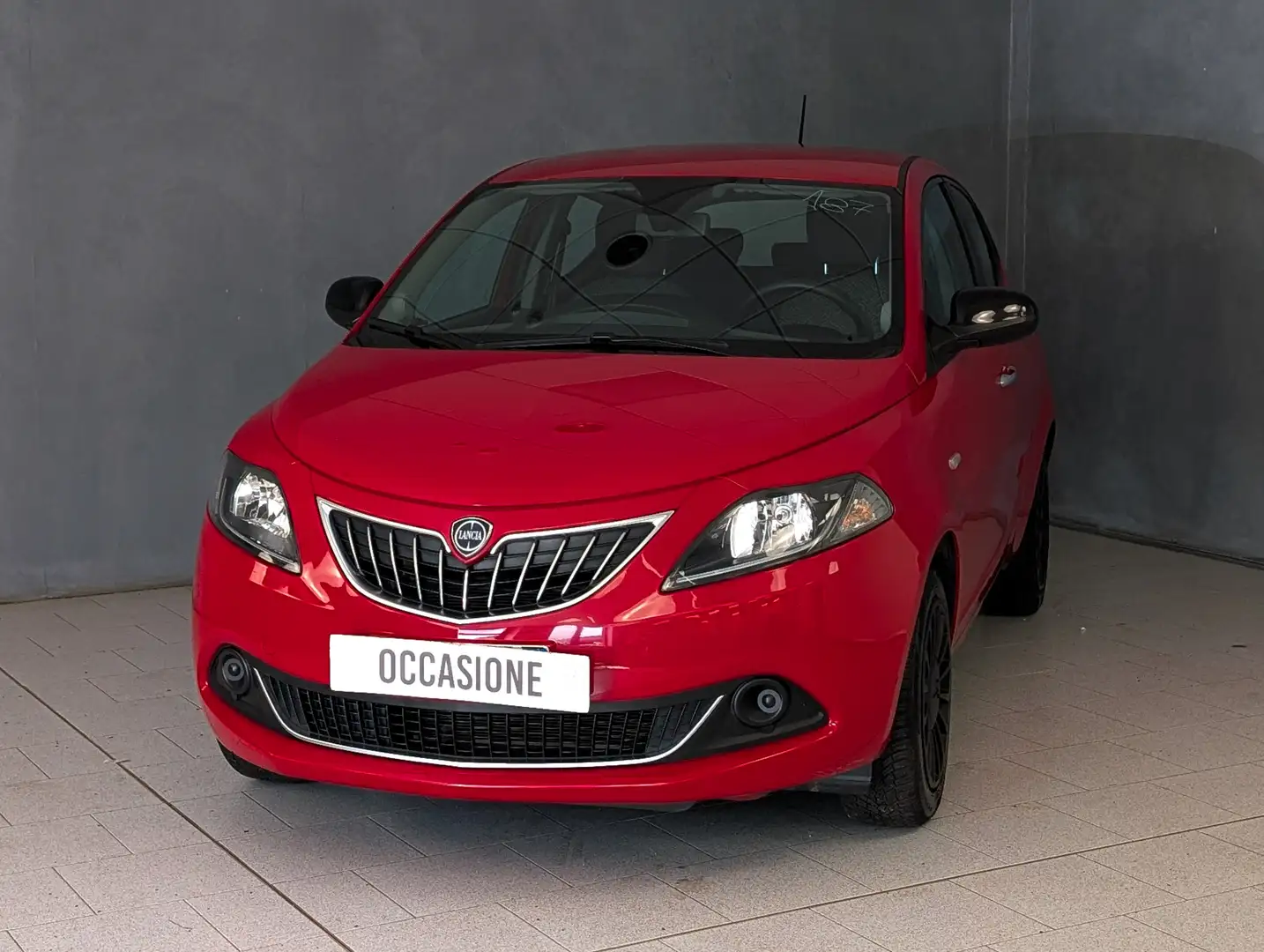 Lancia Ypsilon 1.0 HYBRID 70CV SILVER Rouge - 2