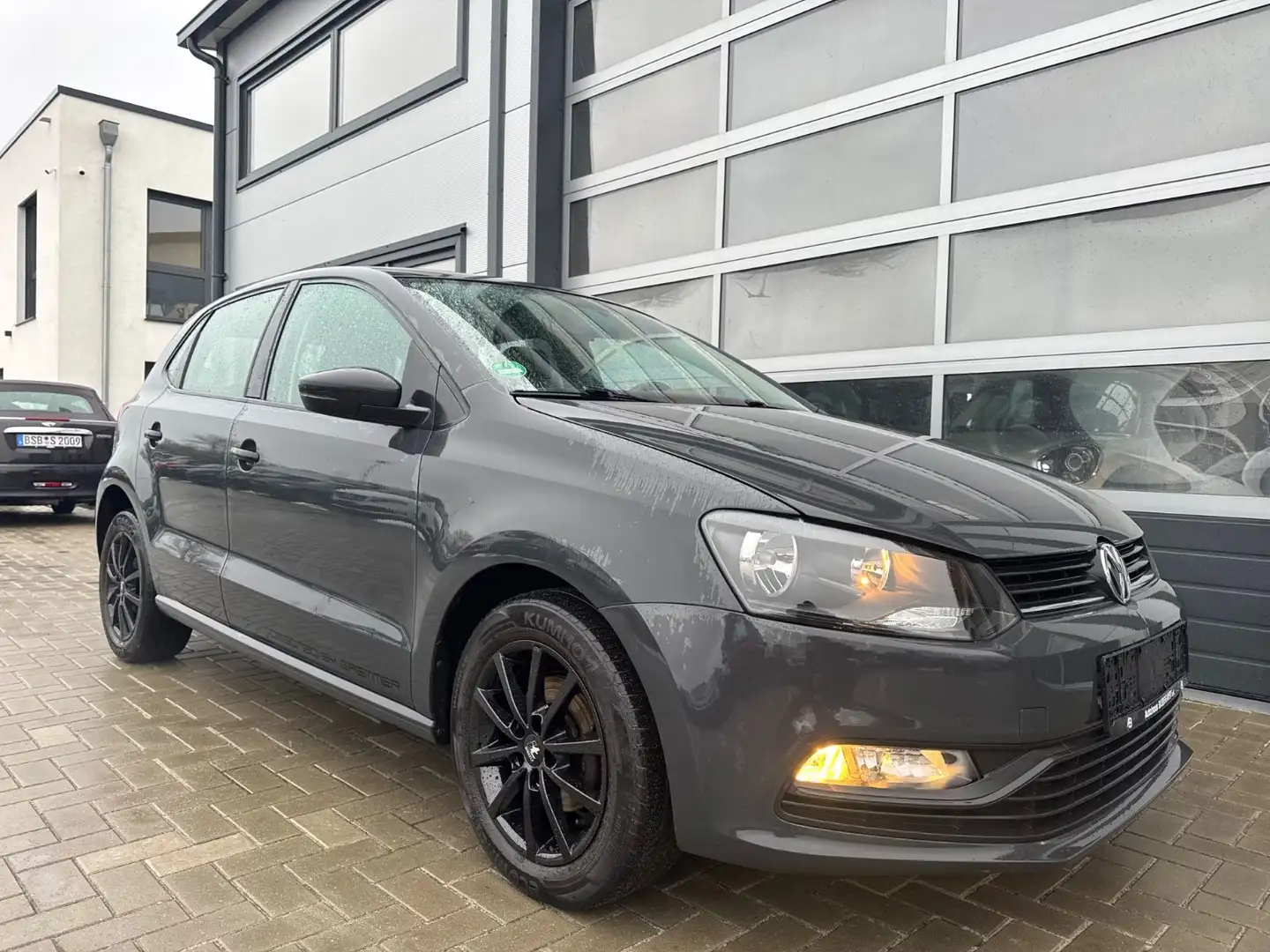 Volkswagen Polo V Trendline 1,0 5 türig KLIMA ALU PDC Grau - 1