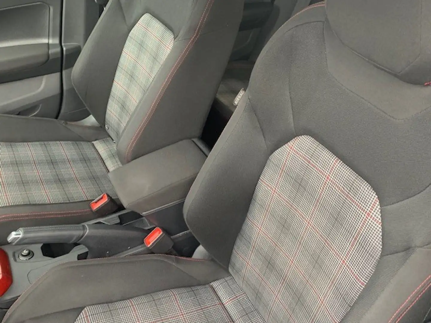 Volkswagen Polo GTI 2.0TSI 152CV DSG7 Gris - 2