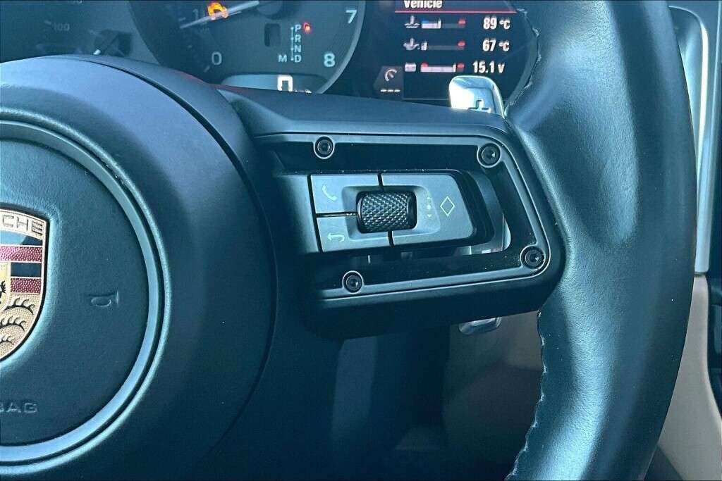 2022 Porsche Macan 4DR AWD thumb 18