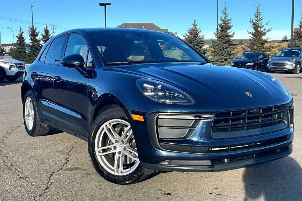 2022 Porsche Macan 4DR AWD thumb 32