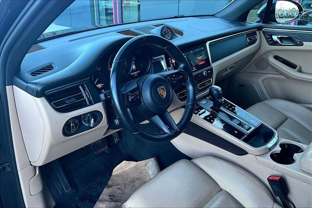 2022 Porsche Macan 4DR AWD thumb 13