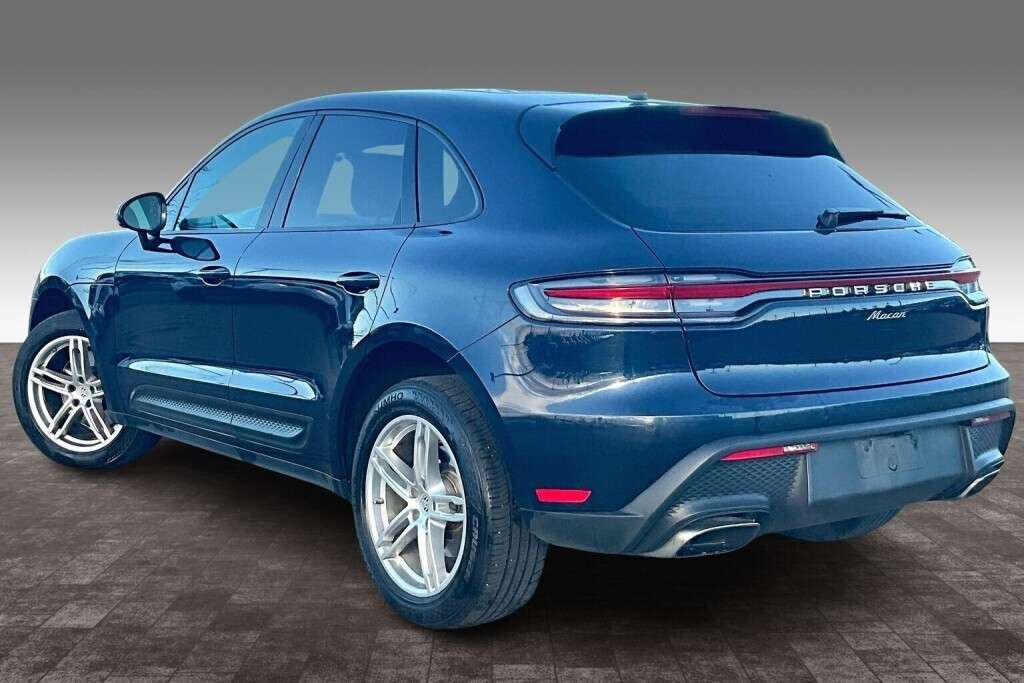 2022 Porsche Macan 4DR AWD thumb 10