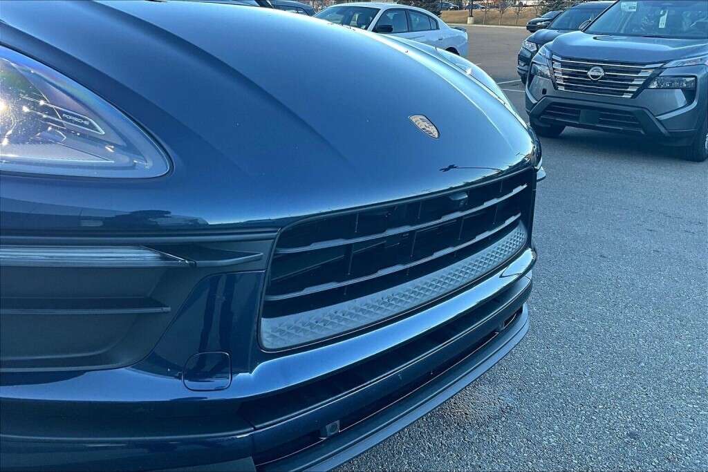 2022 Porsche Macan 4DR AWD thumb 28