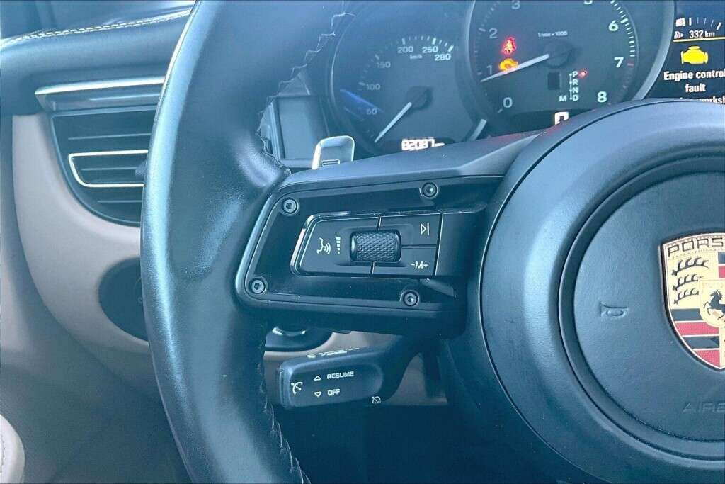2022 Porsche Macan 4DR AWD thumb 17