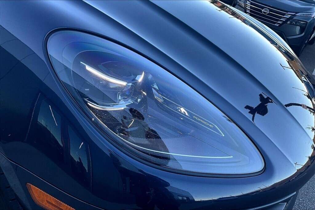 2022 Porsche Macan 4DR AWD thumb 26