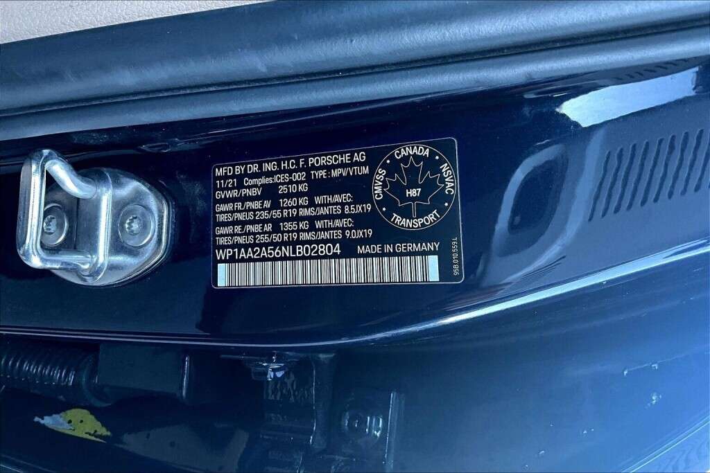 2022 Porsche Macan 4DR AWD thumb 31