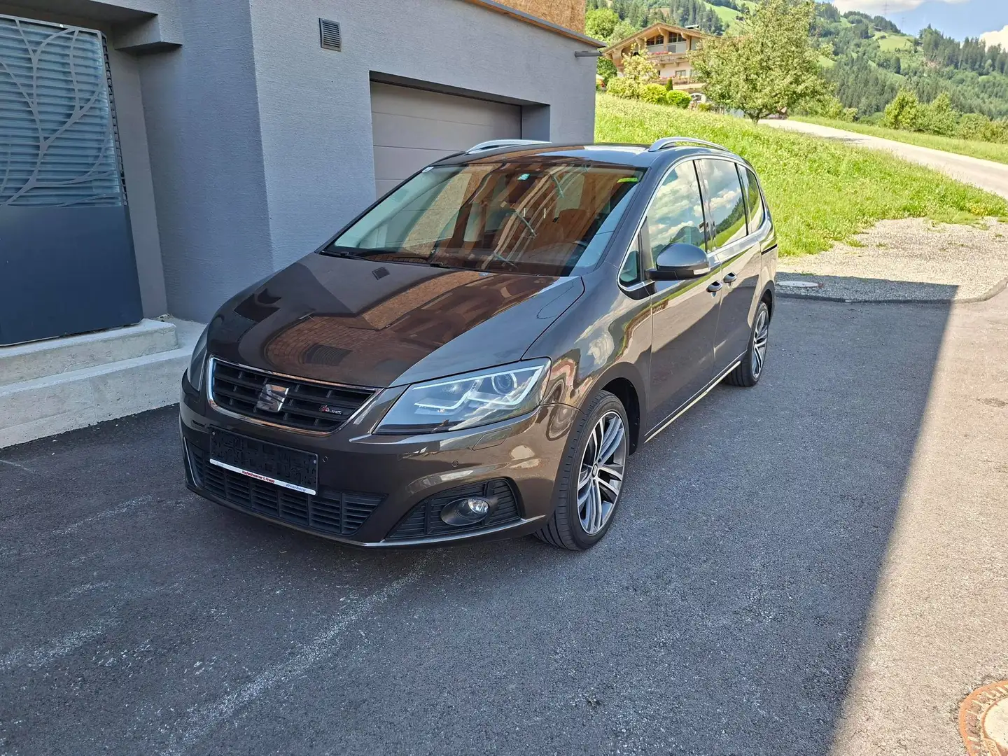 SEAT Alhambra Alhambra FR 2,0 TDI DSG 4WD FR Braun - 2