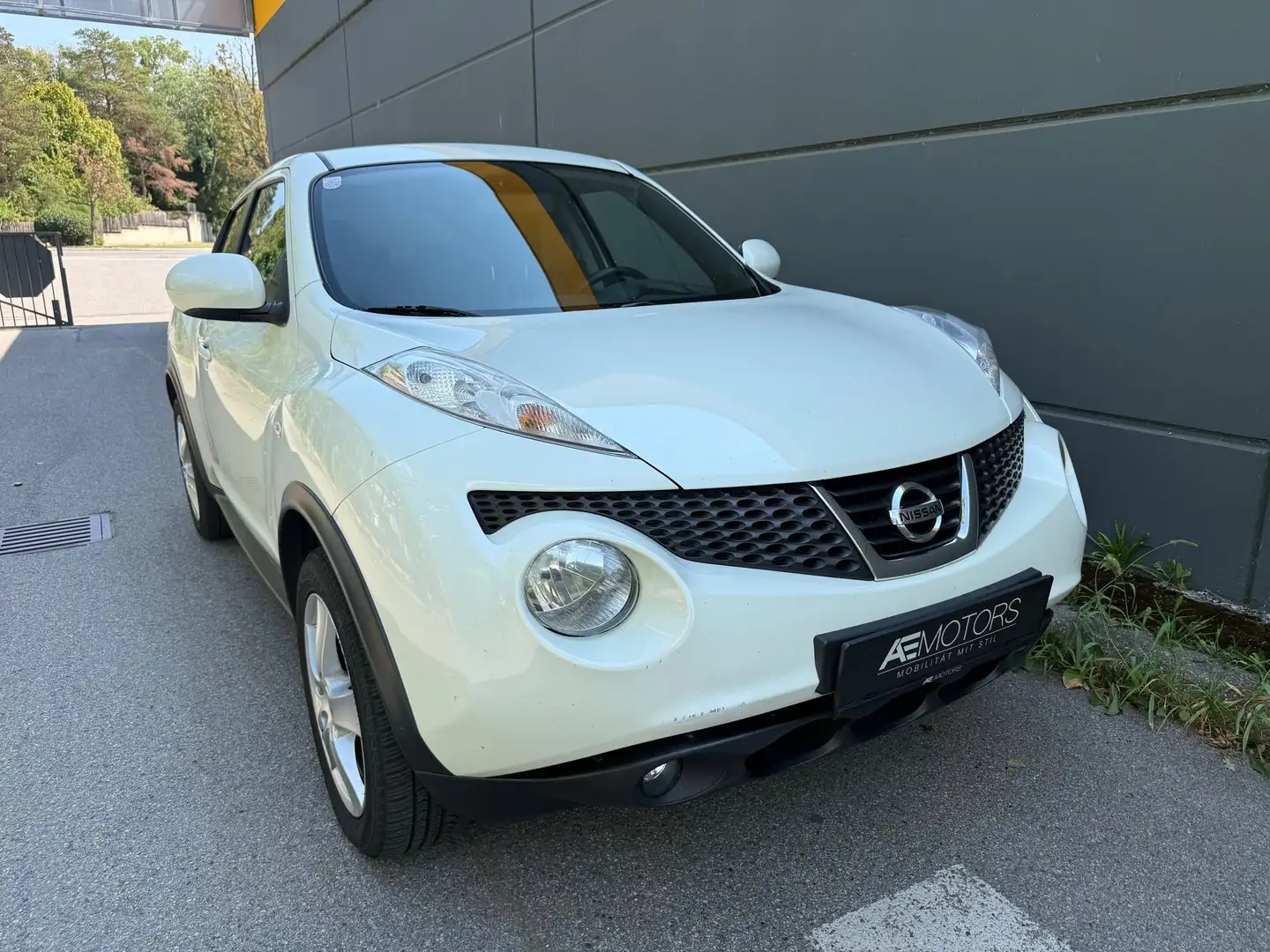 Nissan Juke 1.6 Aut*ALLRAD*NAVI*KLIMA*TEMPOMAT*RFK*KREDIT* Weiß - 2