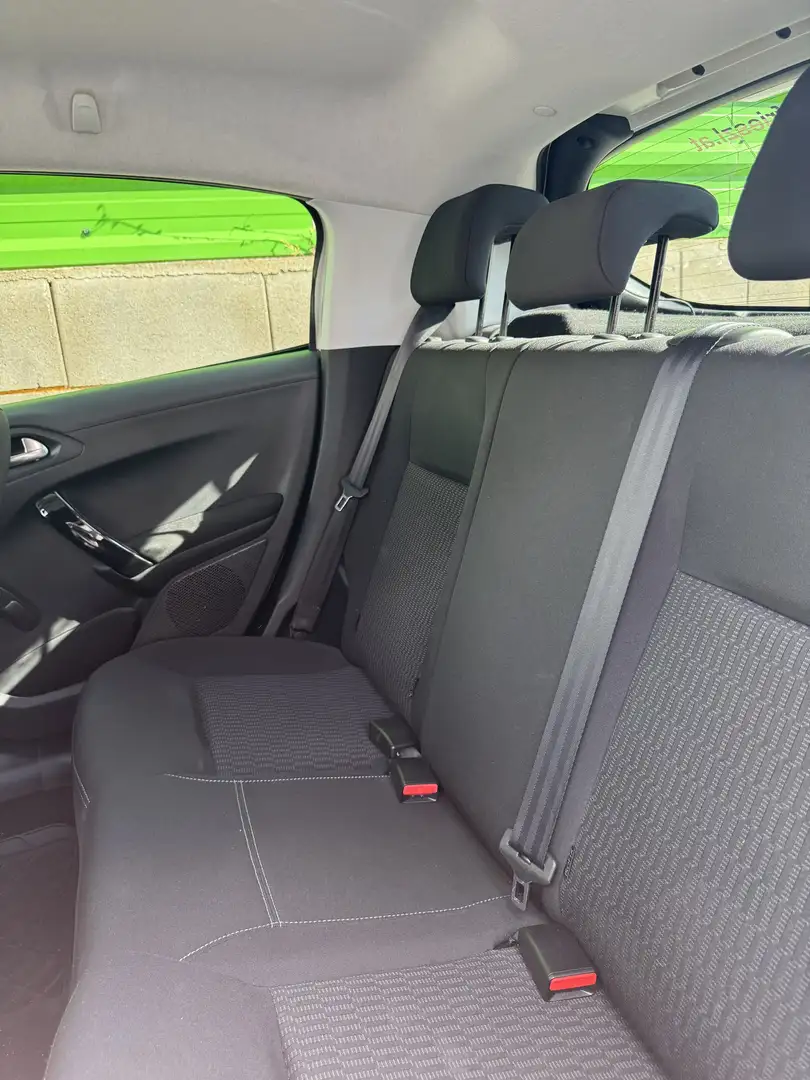 Peugeot 208 95 VTI Active - 1