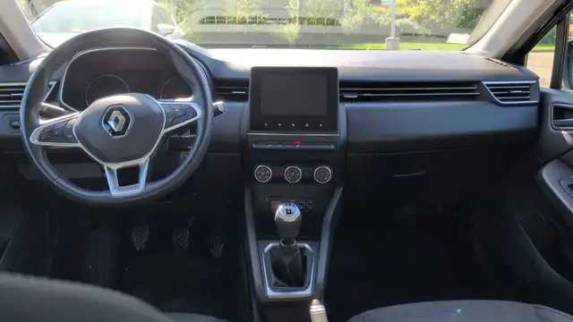 Renault Clio view 11
