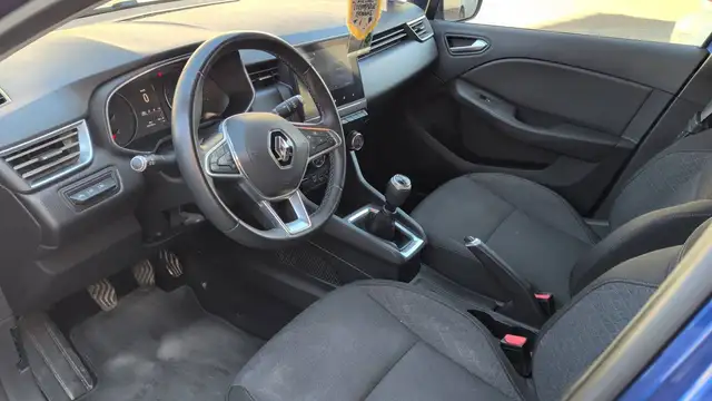 Renault Clio view 8