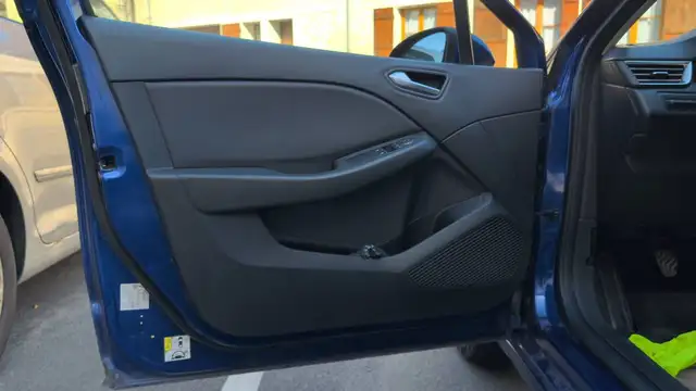 Renault Clio view 7