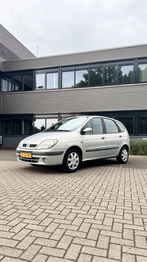 Renault Scenic 1.6-16V Gris - 2