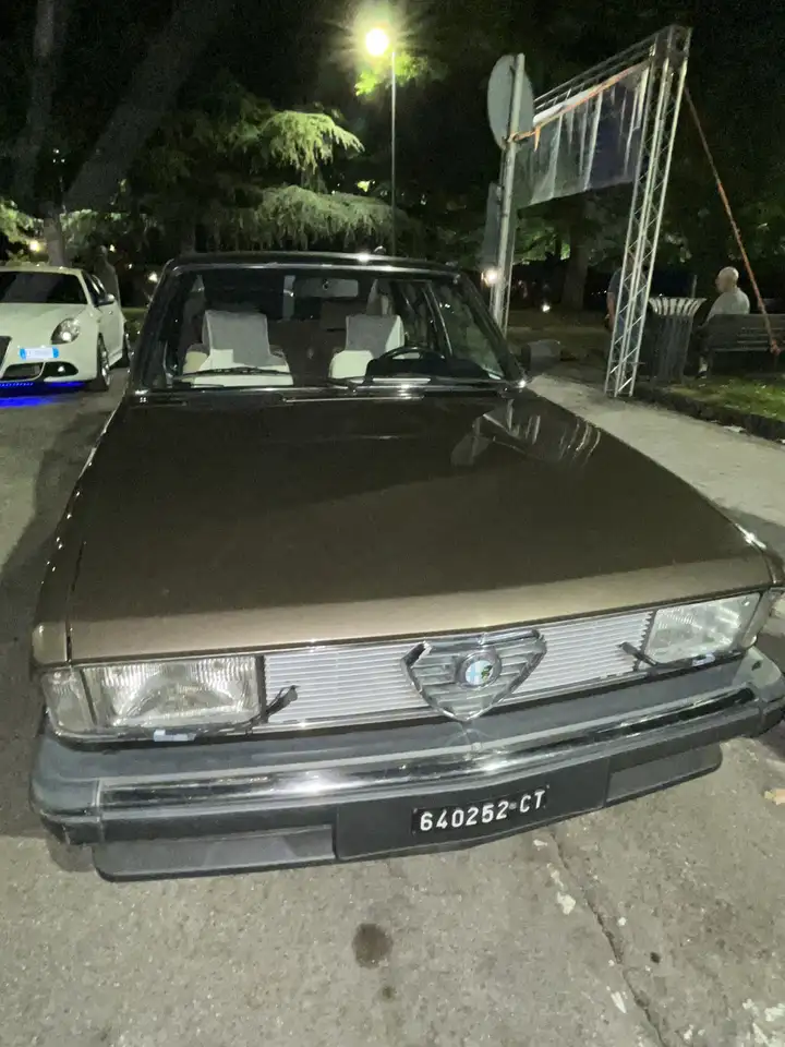 Alfa Romeo Alfa 6 2.0, foto 5
