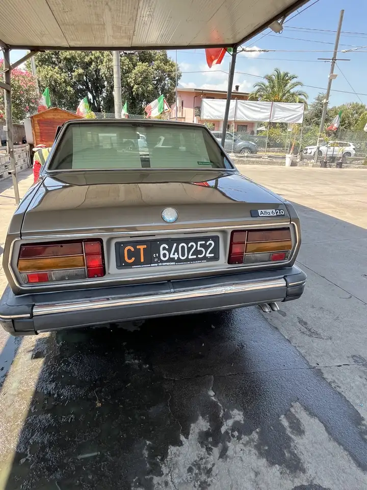 Alfa Romeo Alfa 6 2.0, foto 4