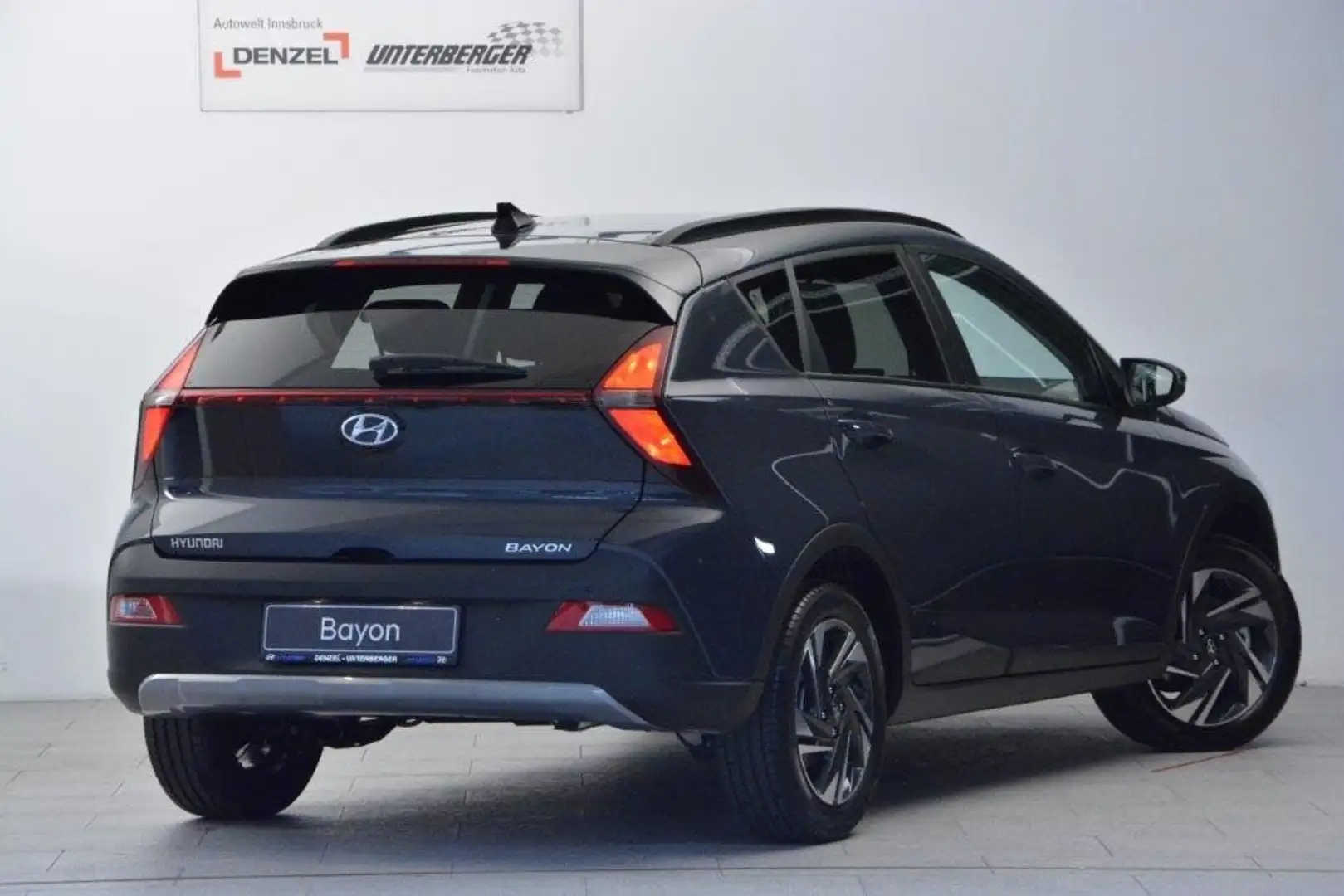 Hyundai BAYON (29.12.2020-) Bayon 1,2 MPI i-Line Plus Grau - 2