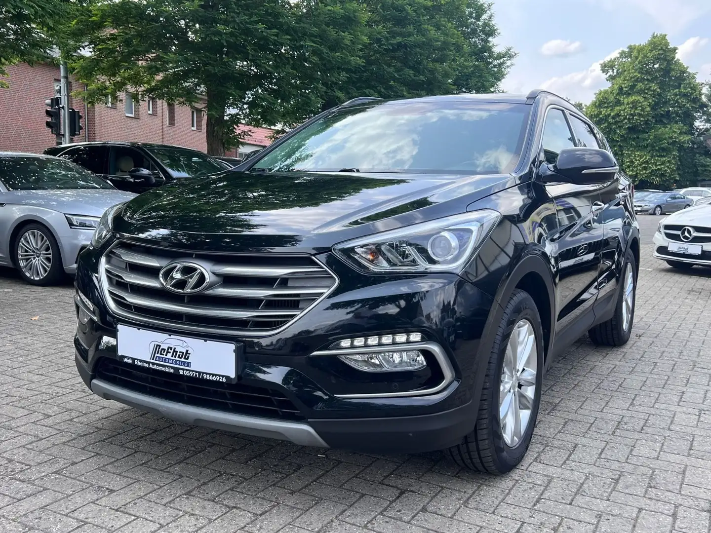 Hyundai SANTA FE Family 2WD 7-Sitzer / Automatik Černá - 2
