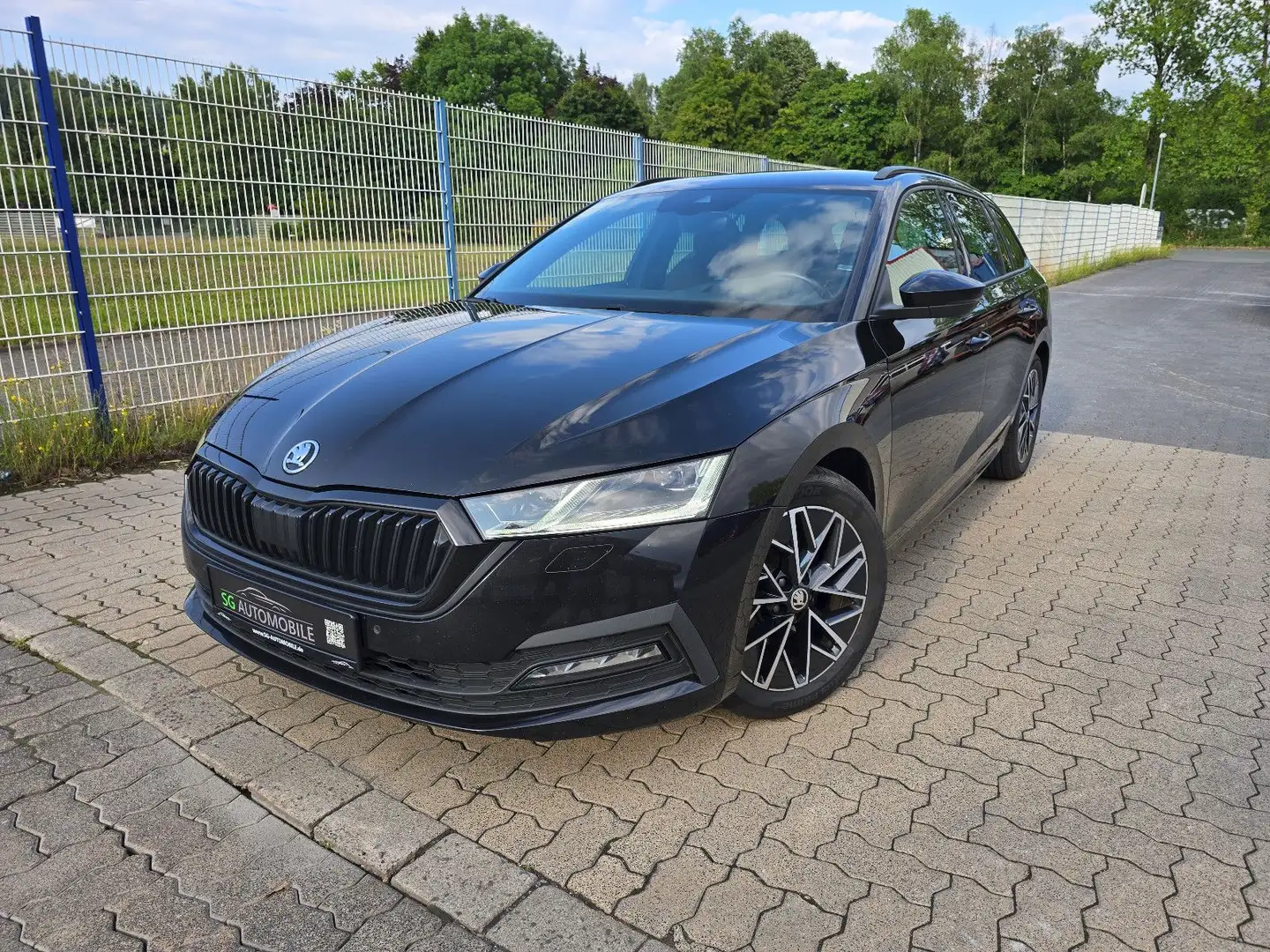 Skoda Octavia Combi 2.0 TDI Style First Edit. °SPORT° Schwarz - 1