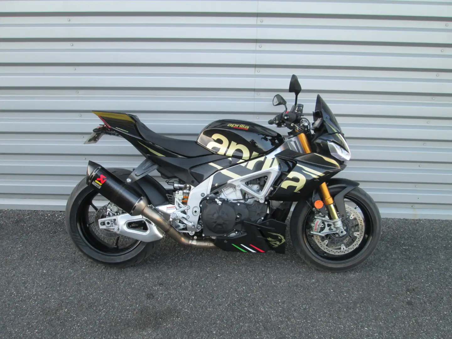 Aprilia Tuono Noir - 2