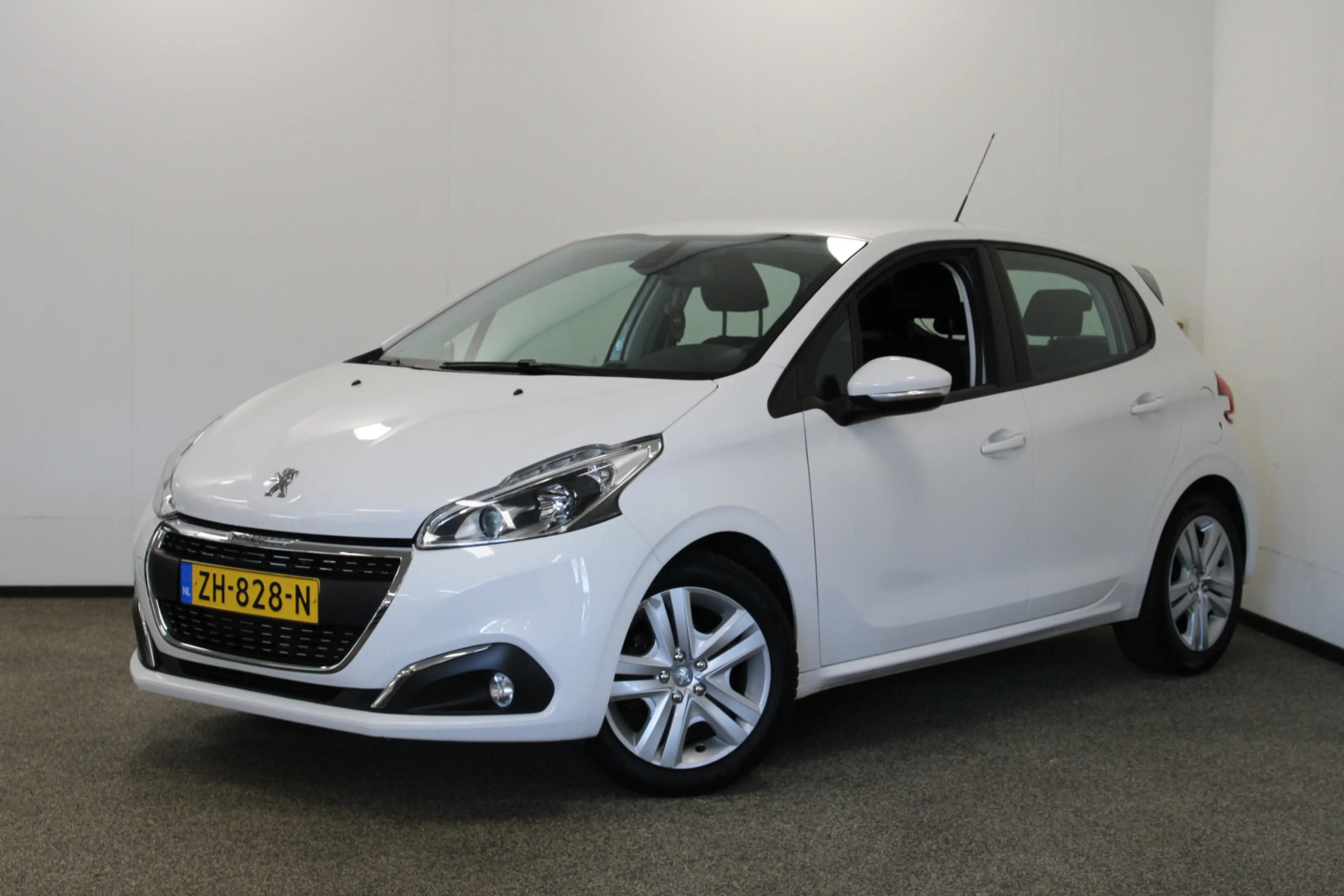 Peugeot 208 1.2 PureTech Signature