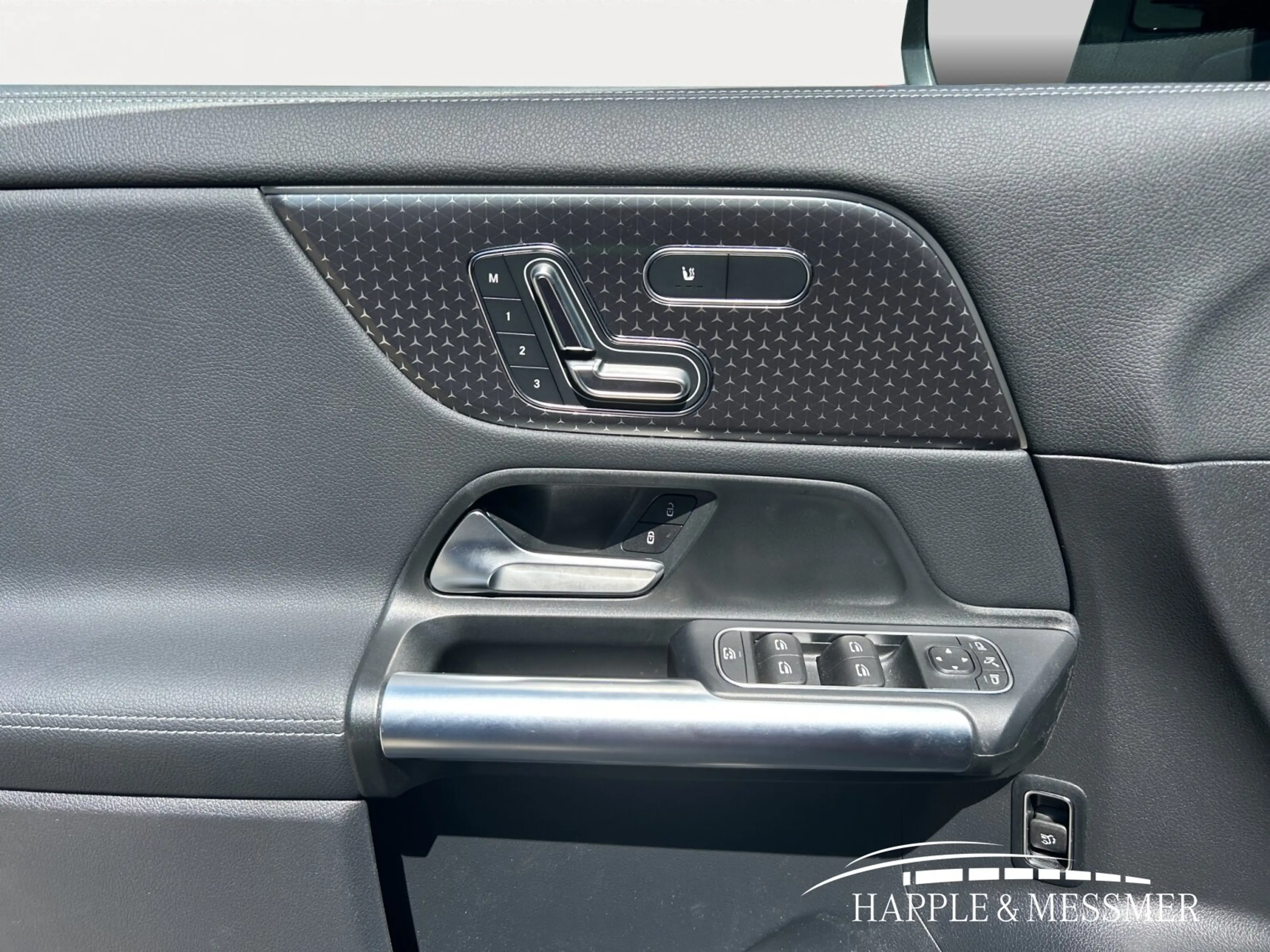 Mercedes-Benz EQA 350 EQA 350 AMG Line 4Matic Pano.-Dach,Distronic, AHK, Leder — photo 12
