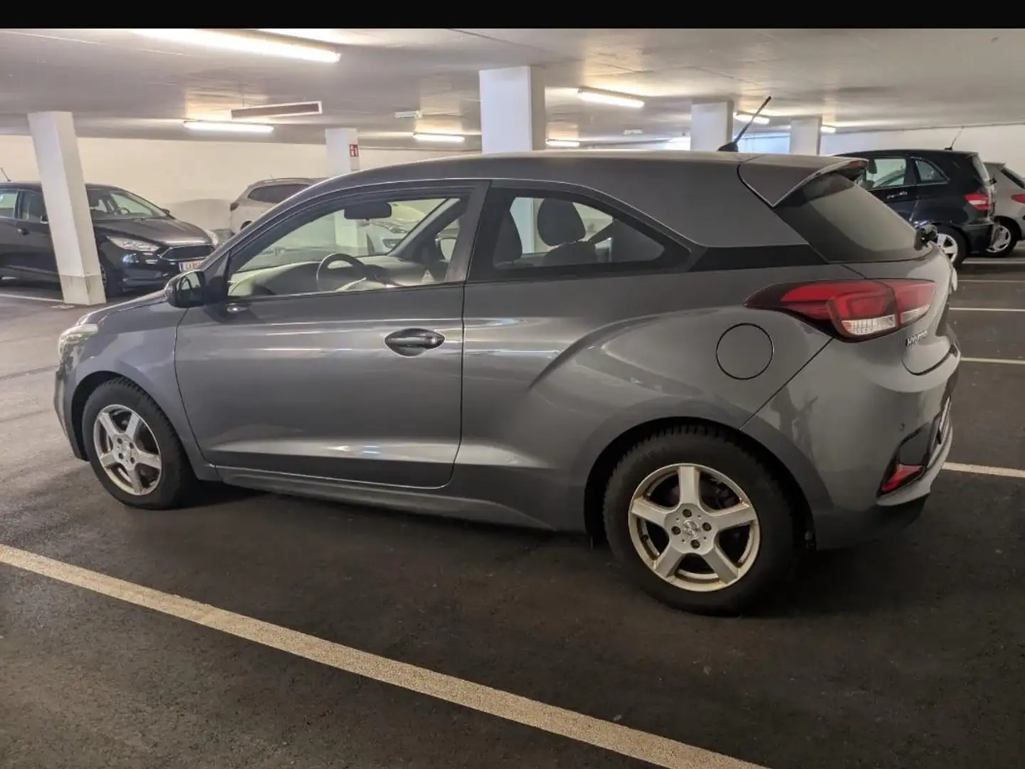 Hyundai i20 i20 Coupé 1,0 T-GDI Start/Stopp Automatik Comfort Comfort Grau - 2