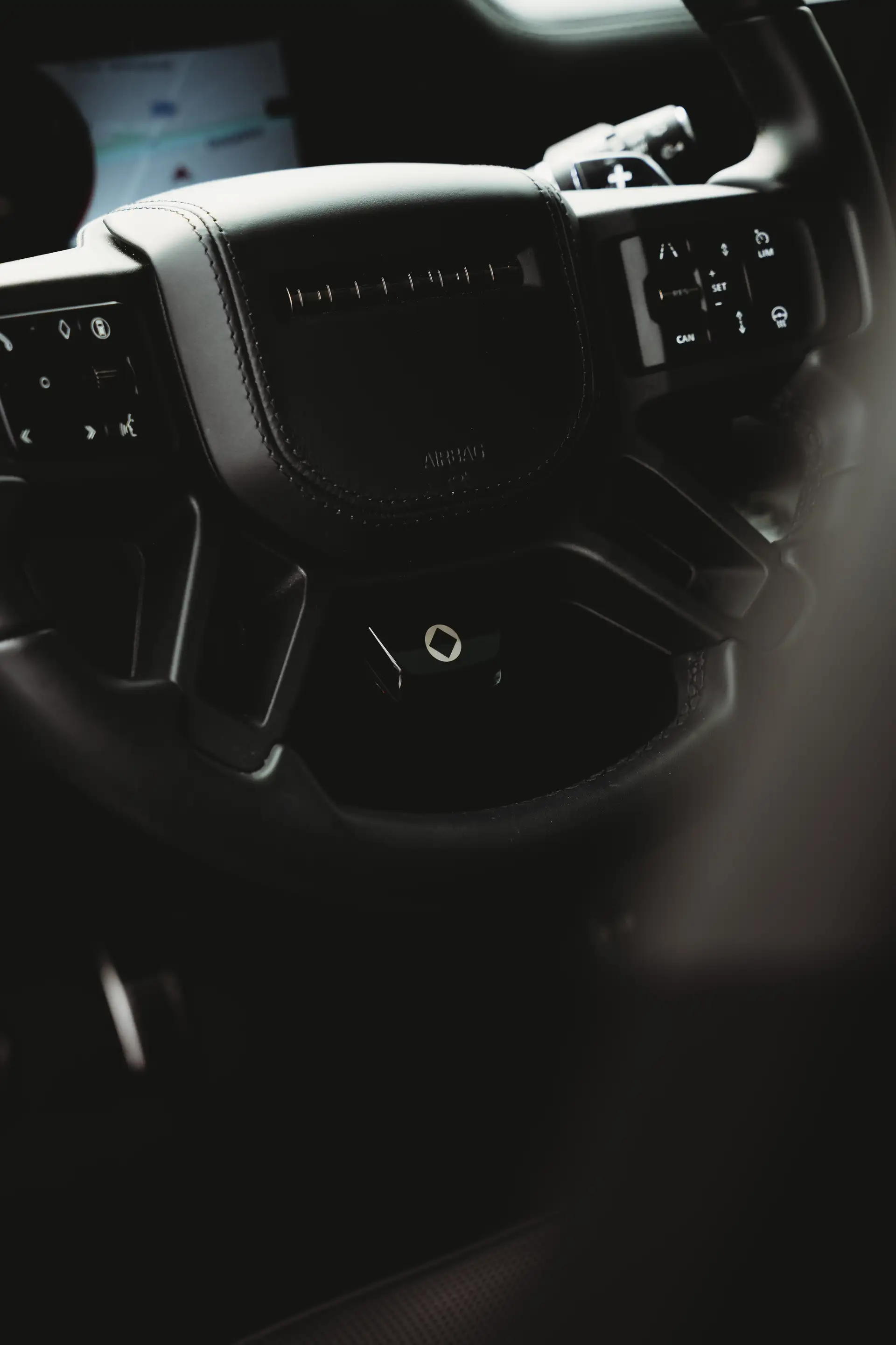 Land Rover Defender OCTA 110 4.4 V8 P635/Mat PPF/Trekhaak/ACC/Pano/Charente grey/ — photo 11