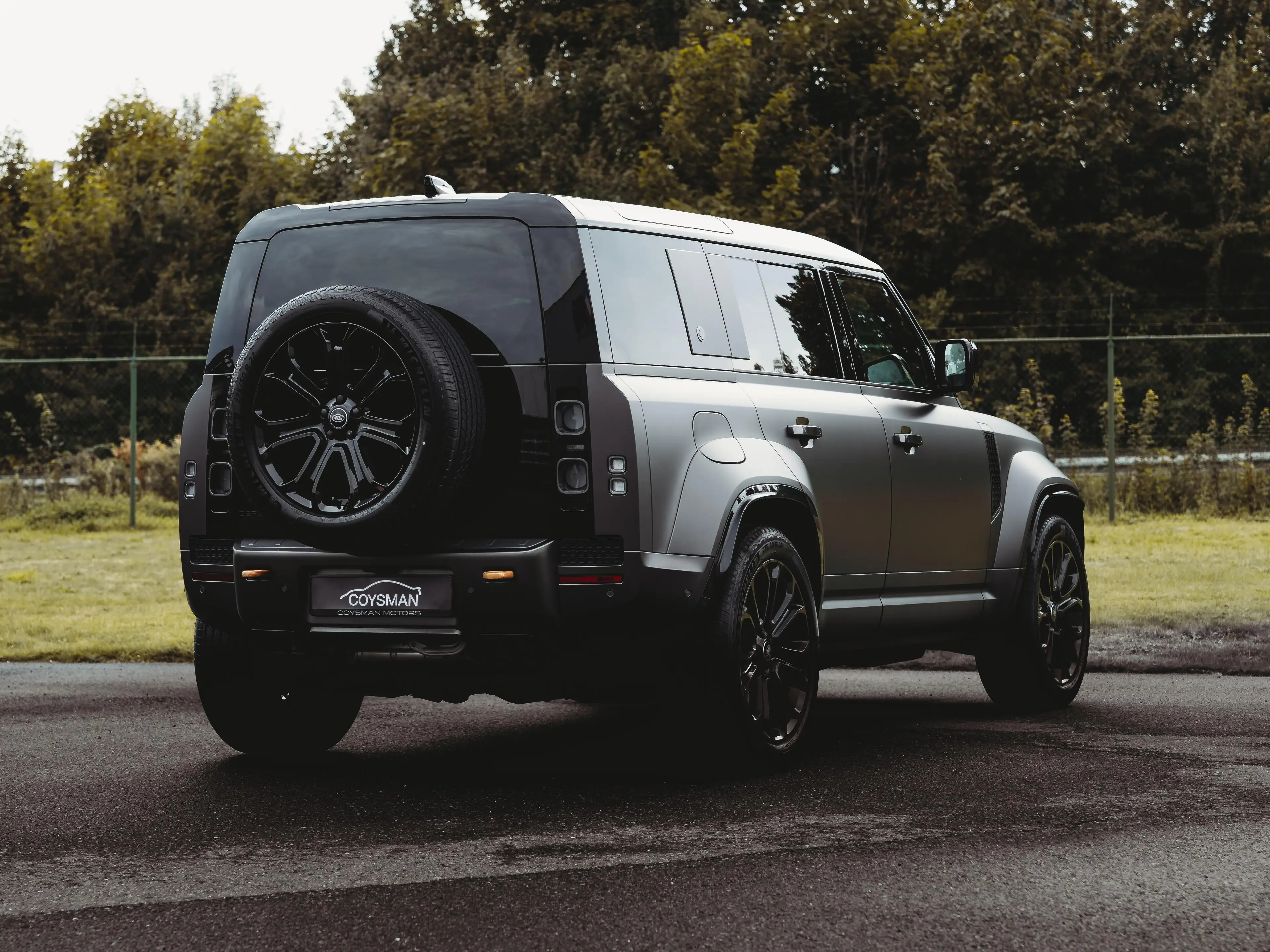 Land Rover Defender OCTA 110 4.4 V8 P635/Mat PPF/Trekhaak/ACC/Pano/Charente grey/ — photo 8