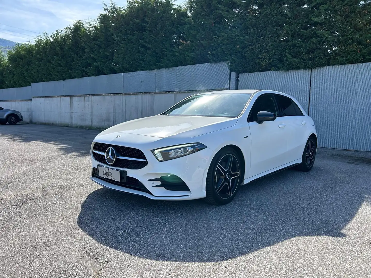 Mercedes-Benz A 180 A 180 d Premium AMG auto Blanc - 1