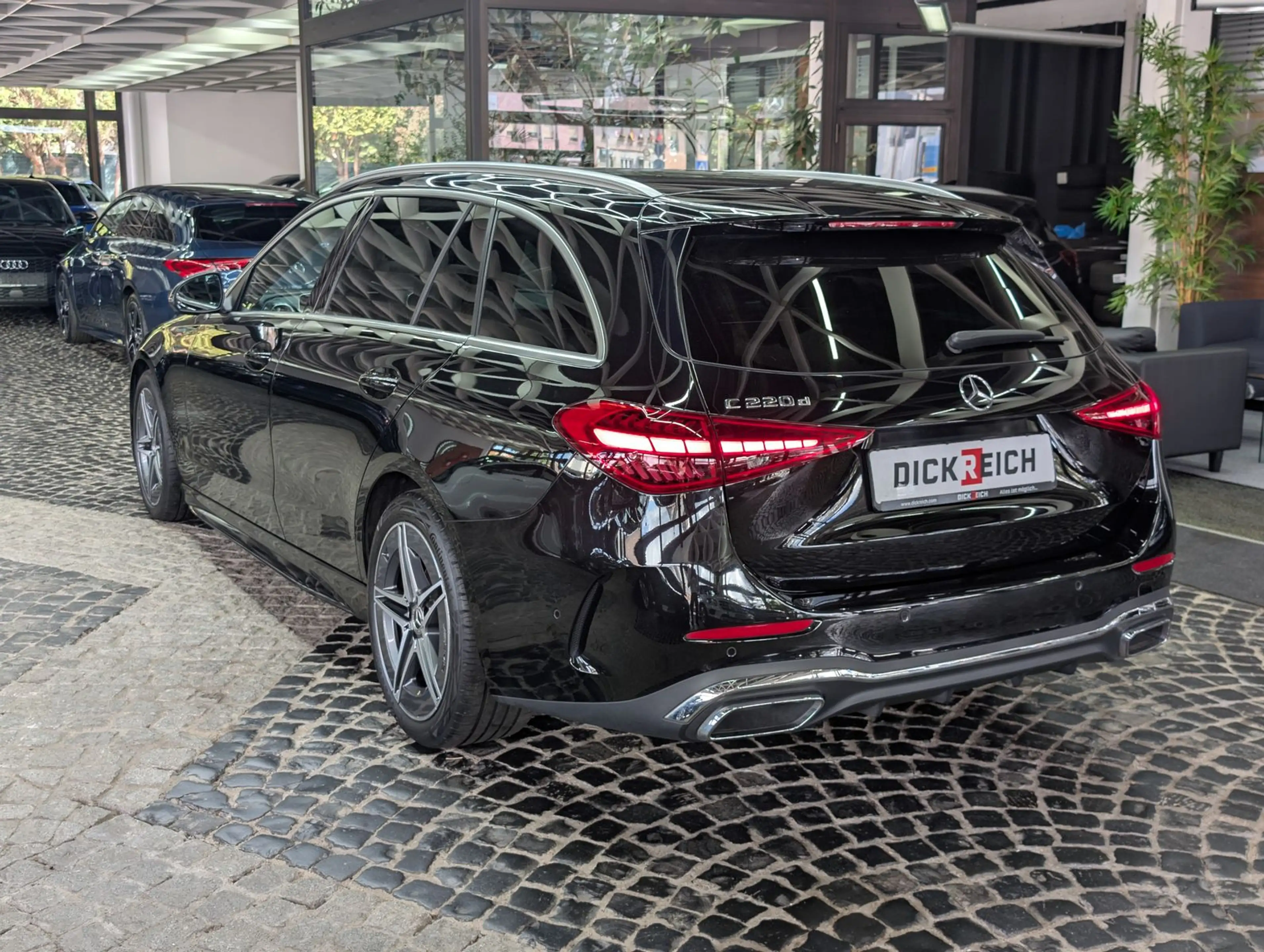 Mercedes-Benz C 220 d T AMG ALCANTARA KAMERA VIRT LED AMBI AHK — photo 5