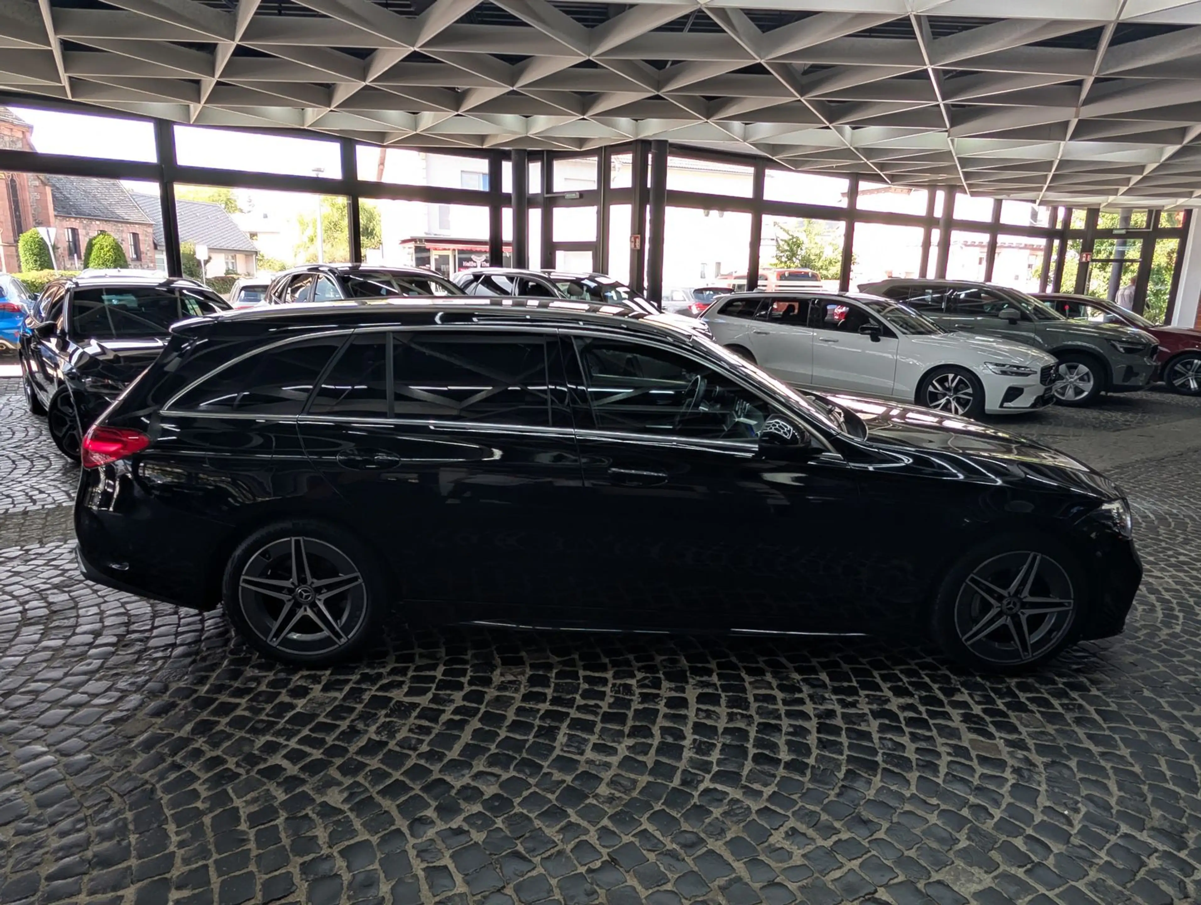 Mercedes-Benz C 220 d T AMG ALCANTARA KAMERA VIRT LED AMBI AHK — photo 8