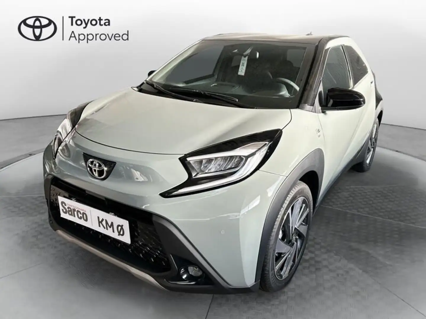 Toyota Aygo X 1.0 VVT-i 72 CV 5 porte Lounge Gris - 2