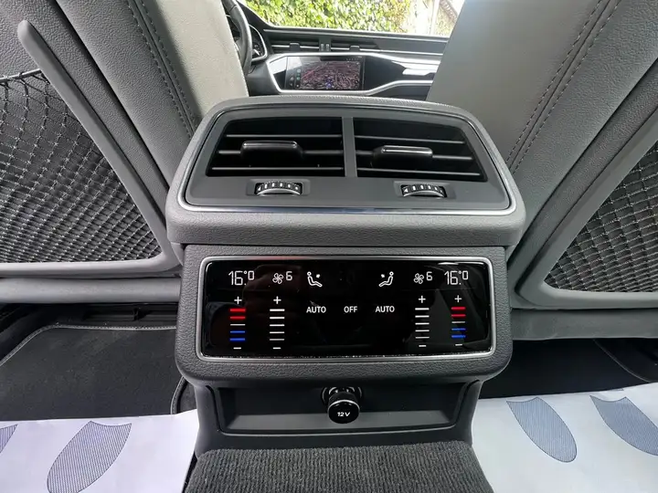 Audi A6 2022, foto 25