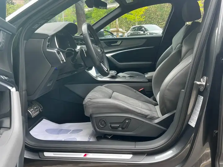 Audi A6 2022, foto 10