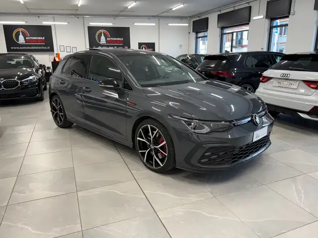 Volkswagen Golf view 3