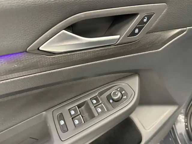 Volkswagen Golf view 11