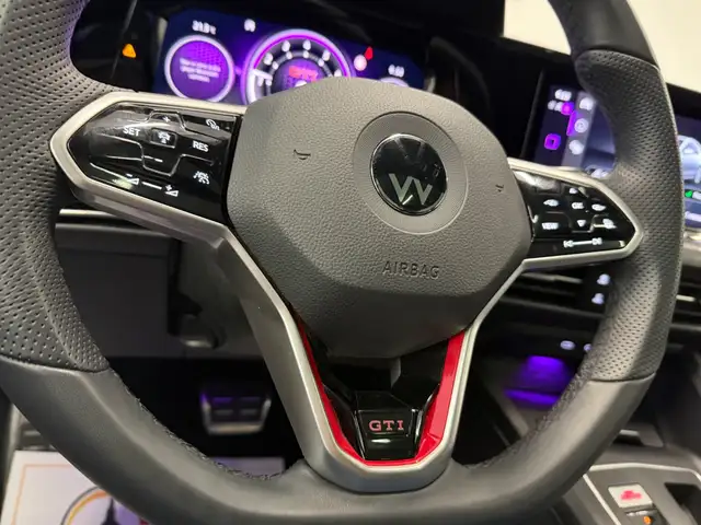 Volkswagen Golf view 18