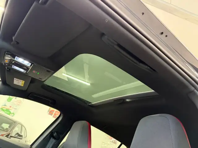 Volkswagen Golf view 13